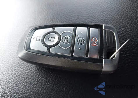 2020 Ford Expedition Xlt z USA, uszkodzony, nr VIN 1FMJU1HT6LEA55875